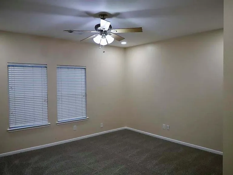 7407 Saxon Hill Ln — Photo 12