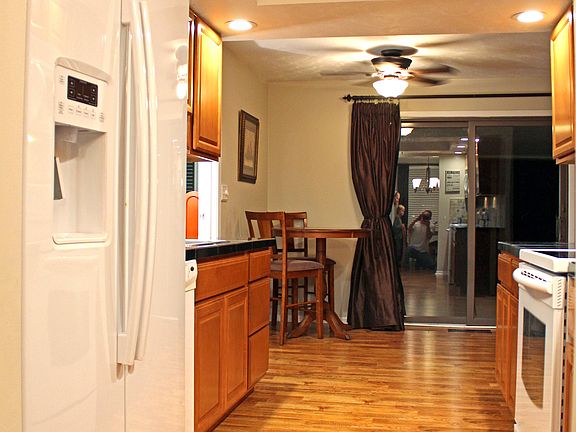 4th image of 811 Rockcreek Dr