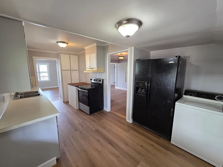 2196 Spring St E — Photo 12