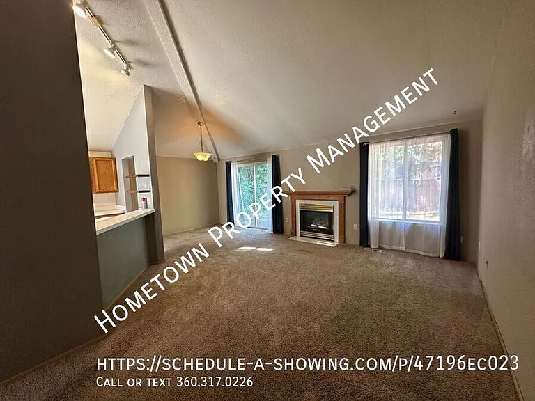 1803 Pear St NE — Photo 3