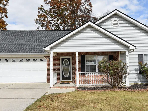 215 Century Station Dr, Rossville, GA 30741