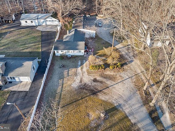 5th image of 1244 Garry Ave