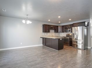 1873 E Whitetail Dr, Layton, UT 84040