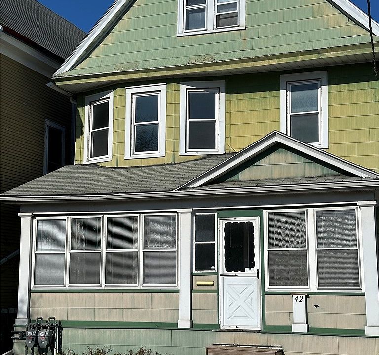 1st image of 42 Leamington Pl