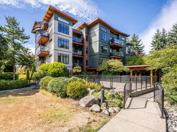 2300 Mansfield Dr #211, Courtenay, BC V9N 3S3