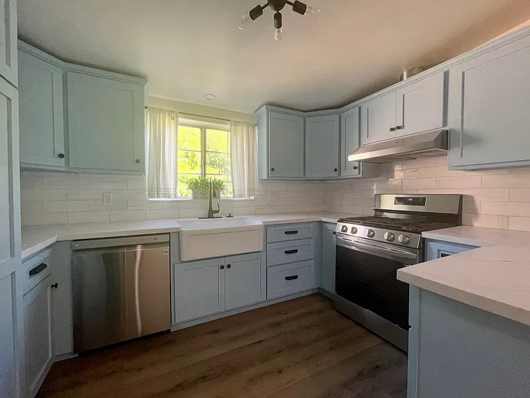 1570 Locust St #1 — Photo 8