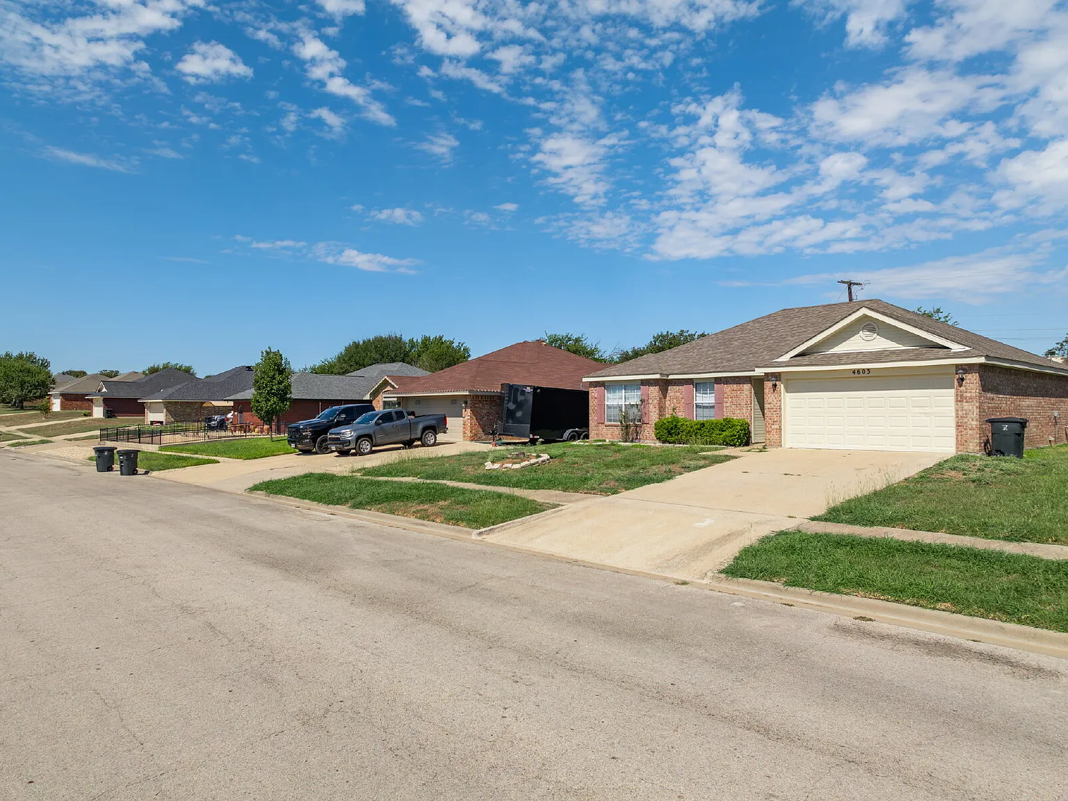 3 bed, 2.0 bath, 1559 sqft, $1,500 — Photo 2