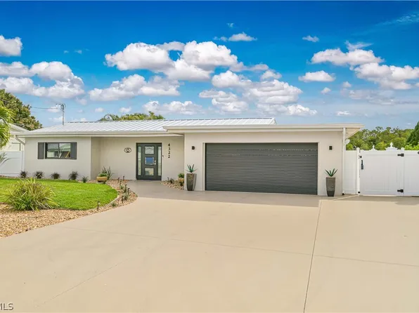 4322 Harbour Ln, North Fort Myers, FL 33903