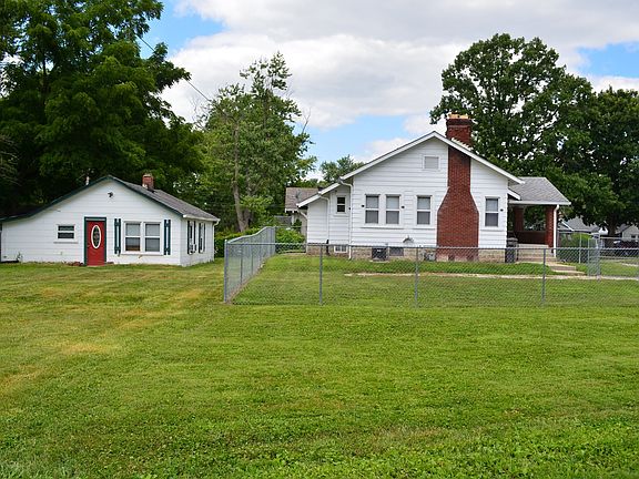 5th image of 1303 E Castle Ave