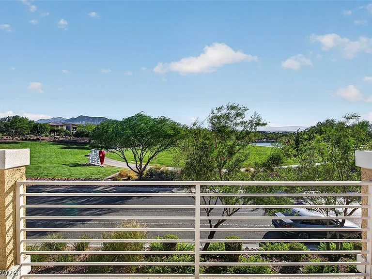 1100 E Sunset Rd — Photo 48