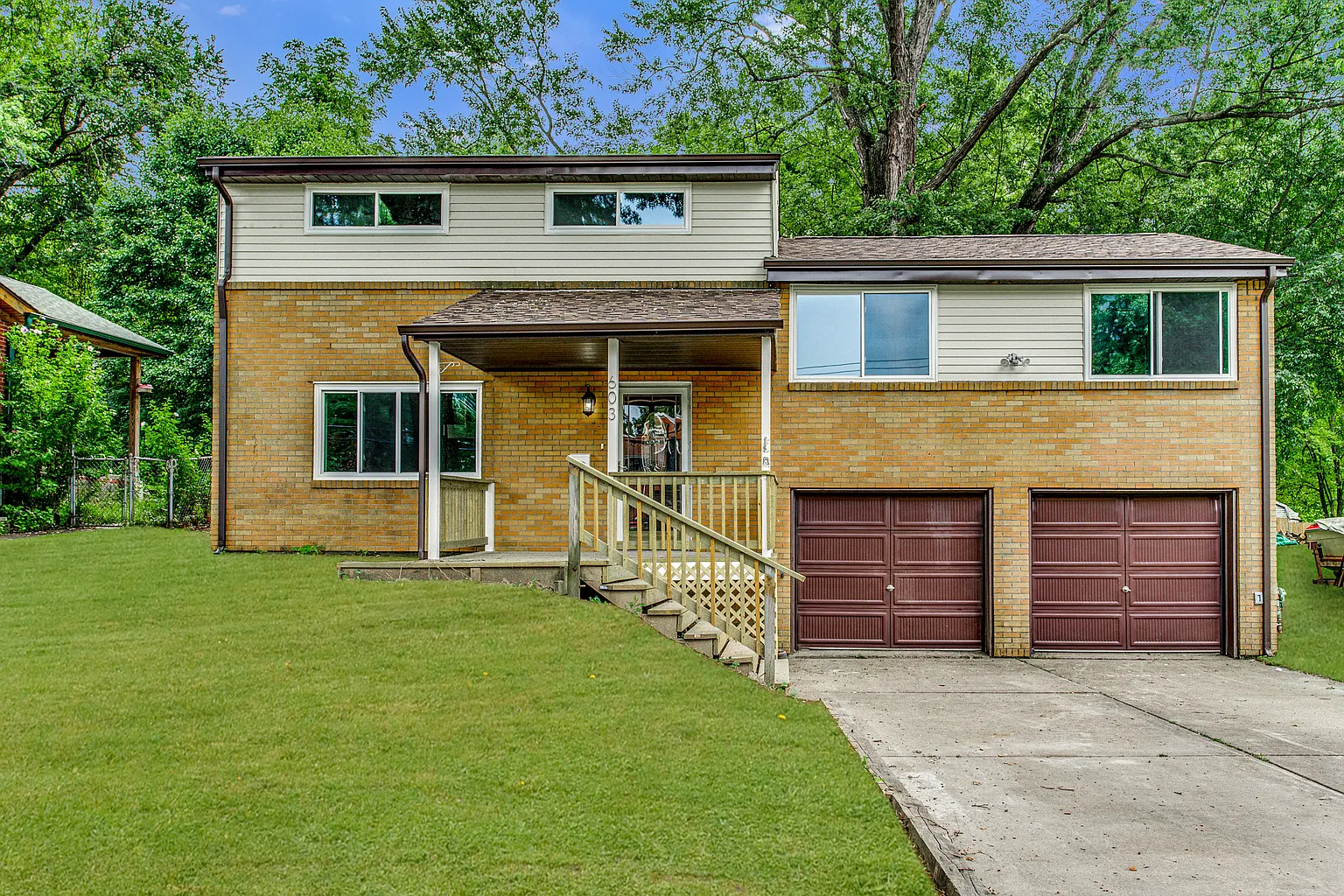 603 Dahlia Dr photo 1