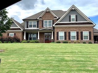 2141 Club Estates Dr, Statham, GA 30666