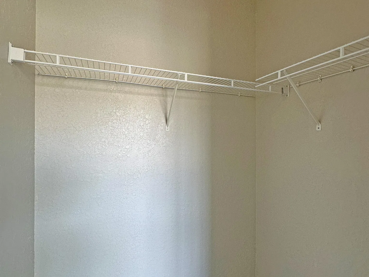 150 SW Peacock Blvd., Apt 204 - 26-20... — Photo 2