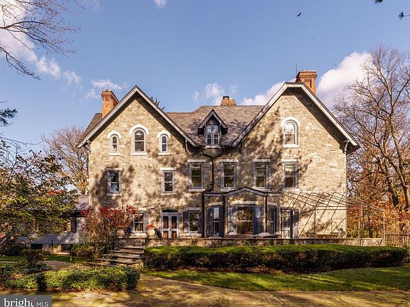 2nd image of 228 Radnor Chester Rd