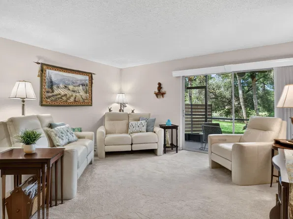 872 SW 9th Street Circle #101, Boca Raton, FL 33486