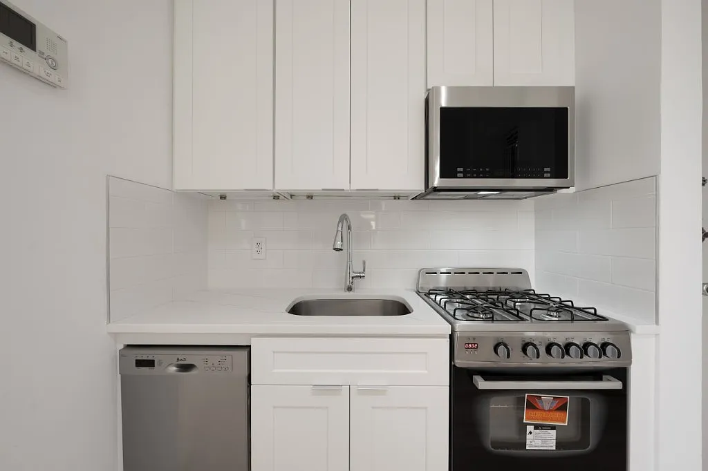 Building Photo - 308 W 82nd St #5A