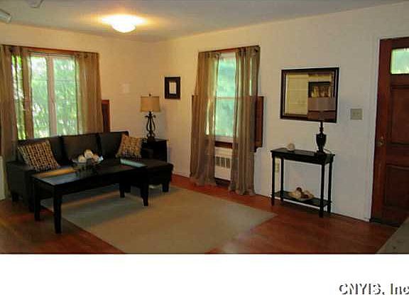 3rd image of 227 McClennan Dr