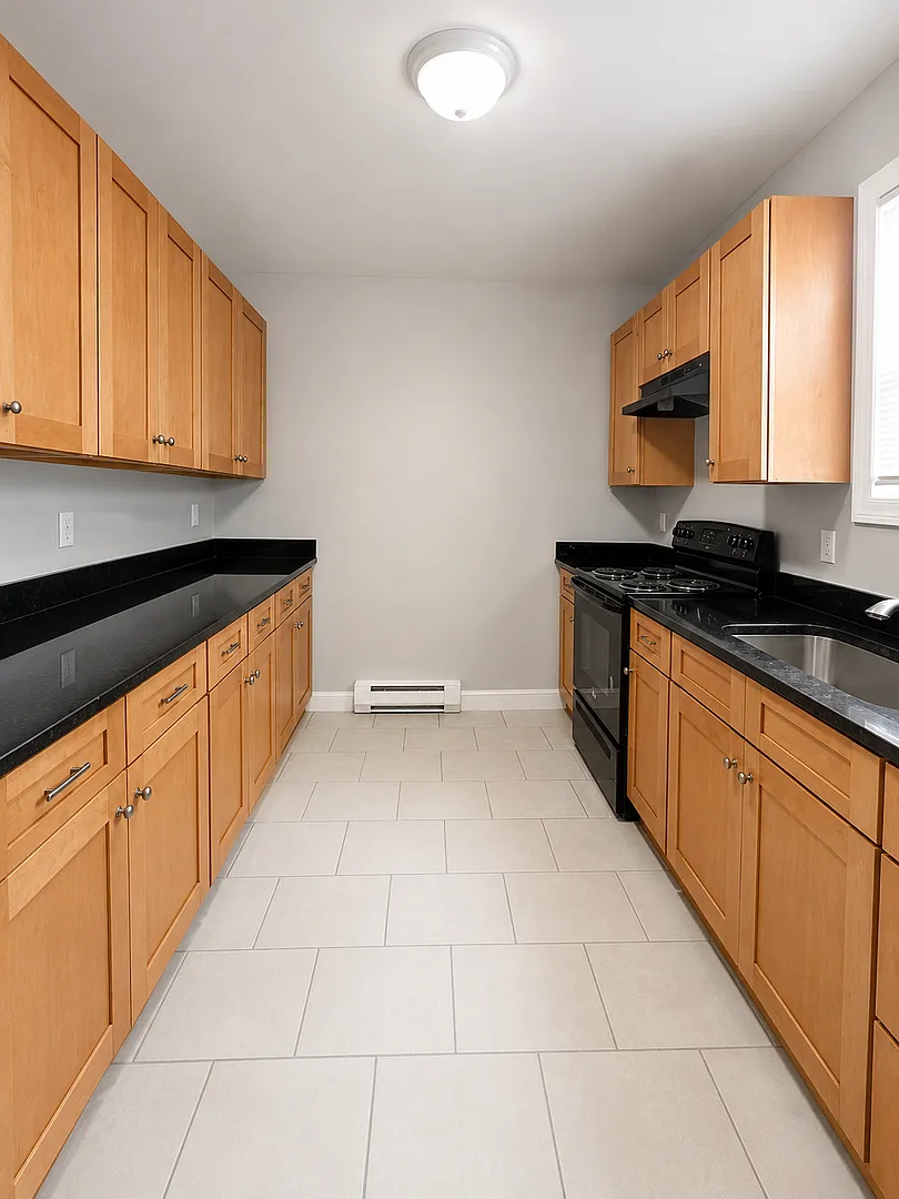 LYNN 2-bad, 1-bath — Photo 1