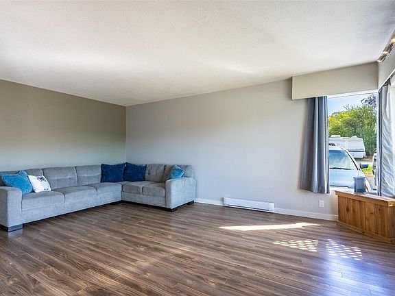 3rd image of 1200 Parke Rd #5