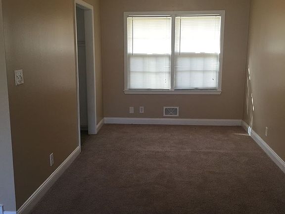 3rd image of 7918 Elm Ave