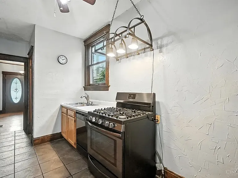 348 Volkert St — Photo 14