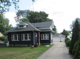 305 E Eagle St, Eagle, WI 53119