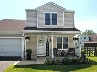 375 E Springwood Ct, Round Lake Beach, IL 60073