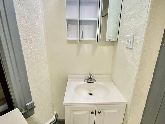 5th image of 1000 Bush St #128