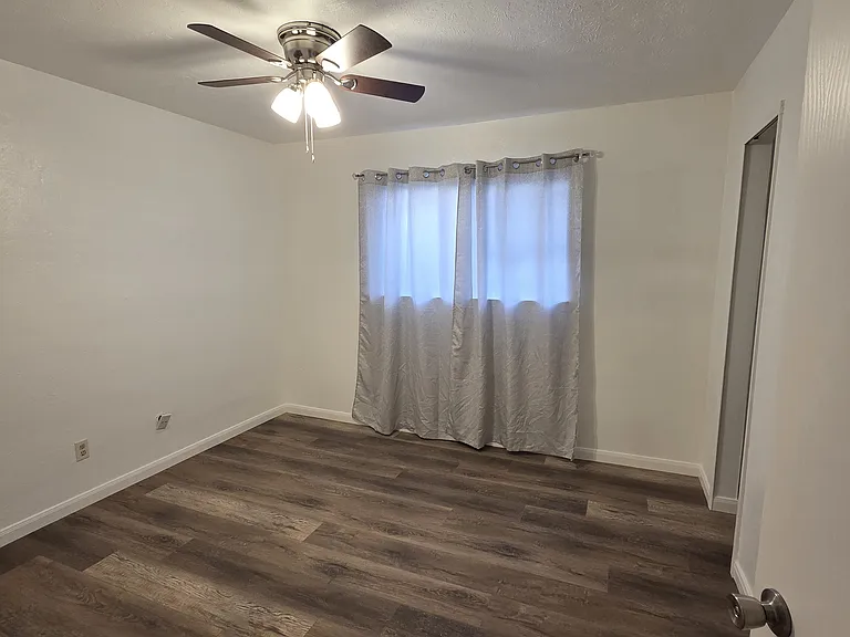 10247 Green Ash Rd — Photo 15