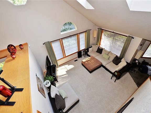 3rd image of 713 Fox Run Dr NW