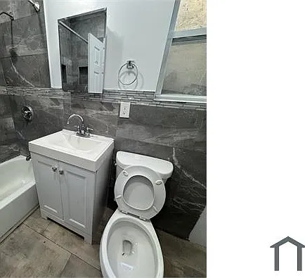 47 Van Duzer St #2 — Photo 5