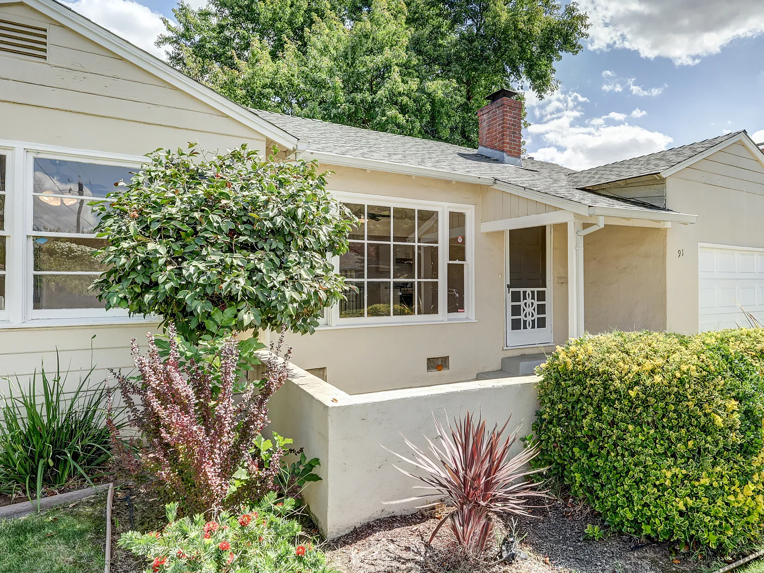 3 bed, 1300 sqft, $2,900 — Photo 2
