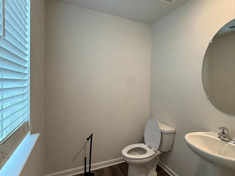 223 Orpington Dr — Photo 13