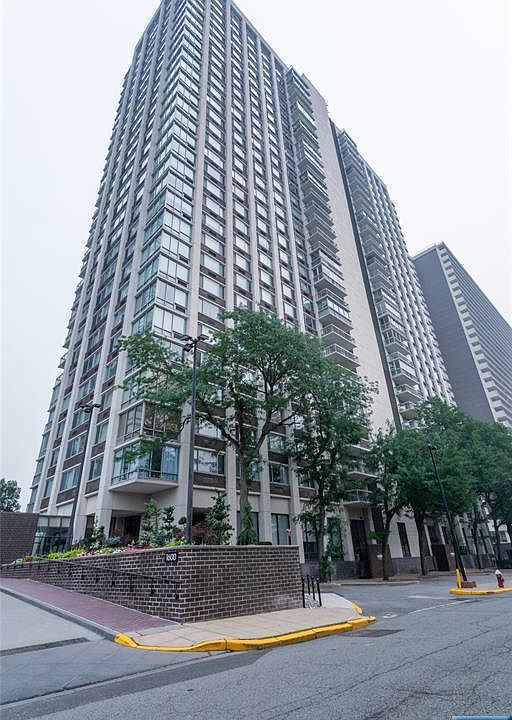1st image of 1600 Parker Ave APT 20A