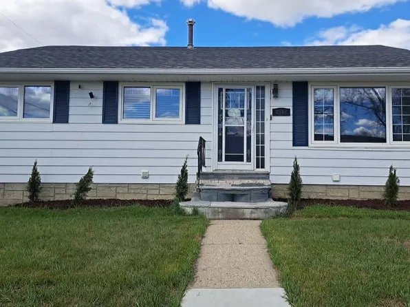 8512 131st Ave NW, Edmonton, AB T5E 0W2
