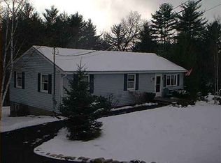 121 Calhoun Dr, Troy, NY 12182