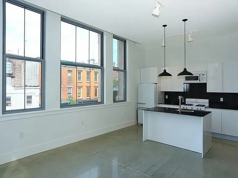 8 Erie St #203 — Photo 3