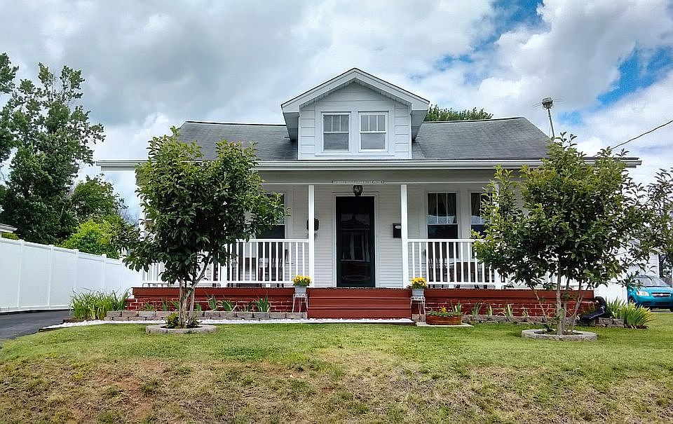 1st image of 614 Branch St