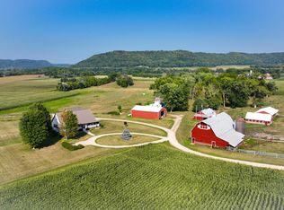 9383B Cut Across Rd, Houston, MN 55943