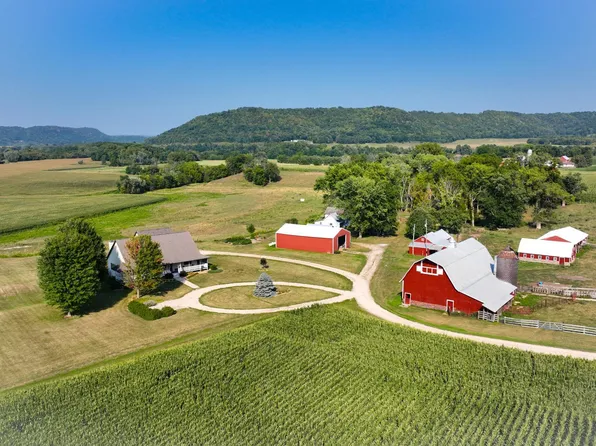 9383B Cut Across Rd, Houston, MN 55943