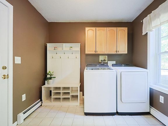 5th image of 66 Newbury Ave