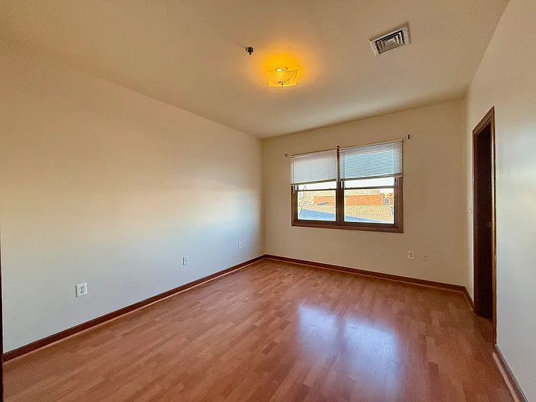 142 Fleming Ave #3B — Photo 10