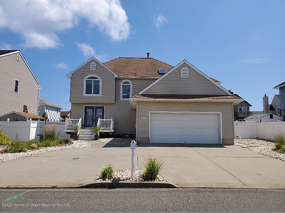 2nd image of 3299 Churchill Dr
