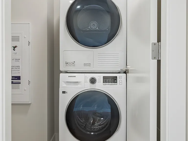 641 Claremont St — Photo 20