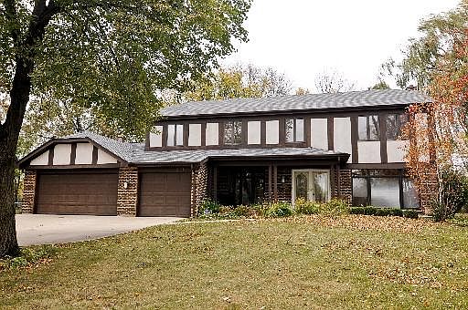 1st image of 3600 N Russett Ln