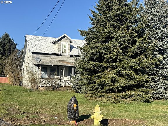 2nd image of 210 6th St