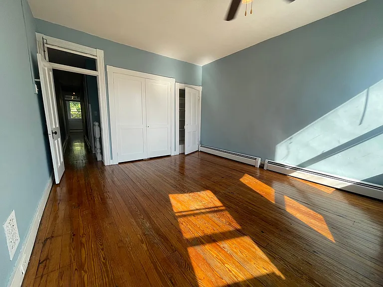 826 W 34th St — Photo 11