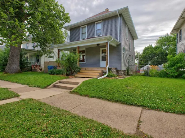 257 Hammond Ave, Waterloo, IA 50702