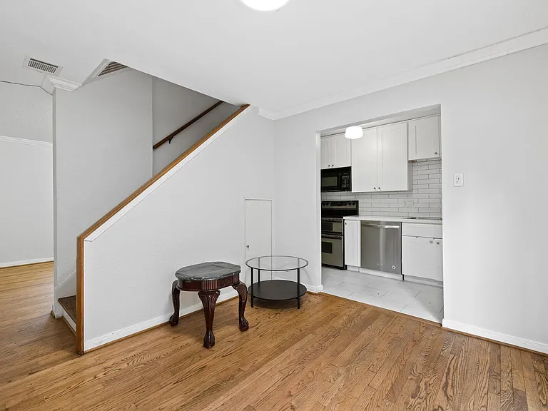 4018 Blue Bonnet Blvd #A — Photo 13