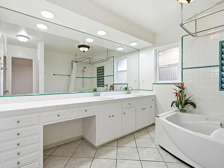 3153 Orange Ave — Photo 31